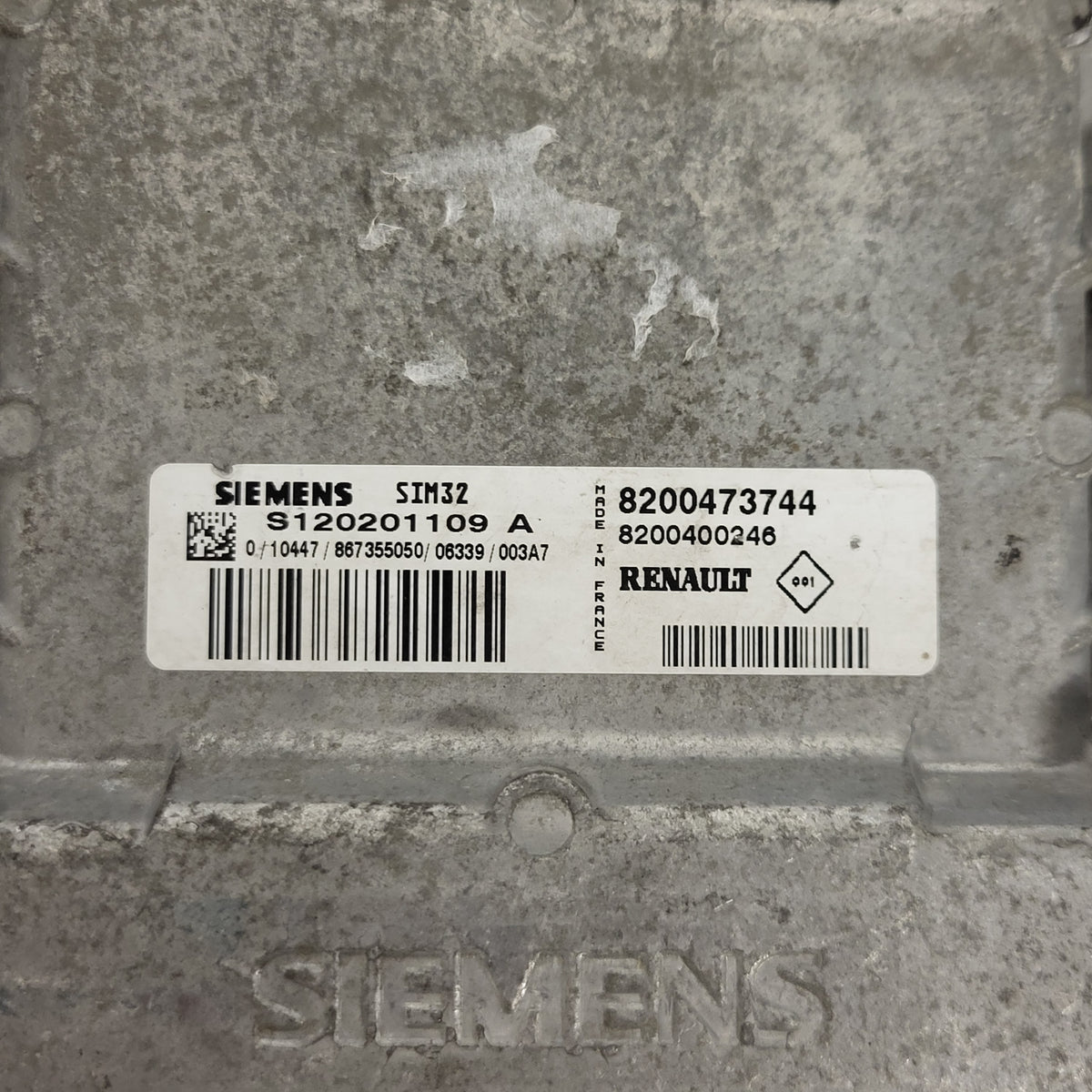 RENAULT ECU / S120201109A / SIM32 / 8200473744 / 8200400246 / SIEMENS - D30-20 - 2