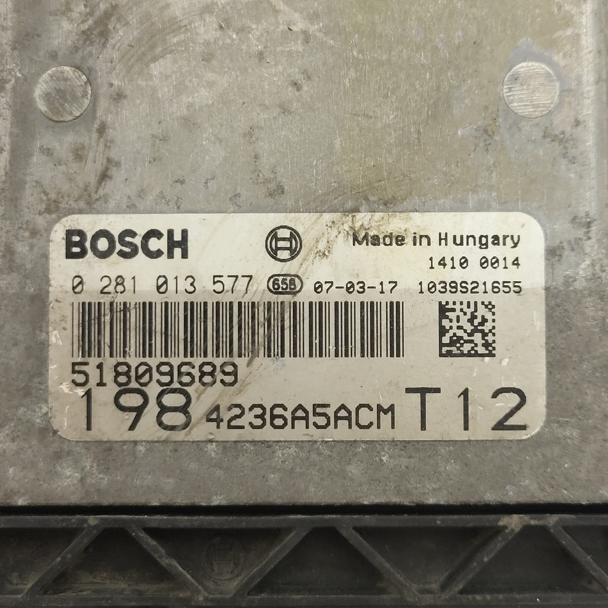 FIAT BRAVO ECU / 0281013577 / 51809689 / BOSCH - D33-15 - 2