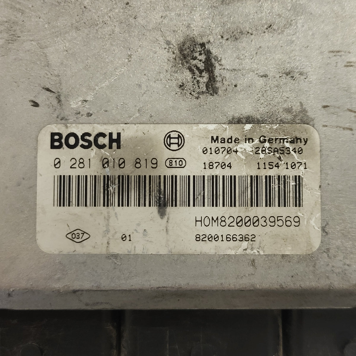 RENAULT ECU / 0281010819 / 8200039569 / 8200166362 / BOSCH - D33-19 - 2