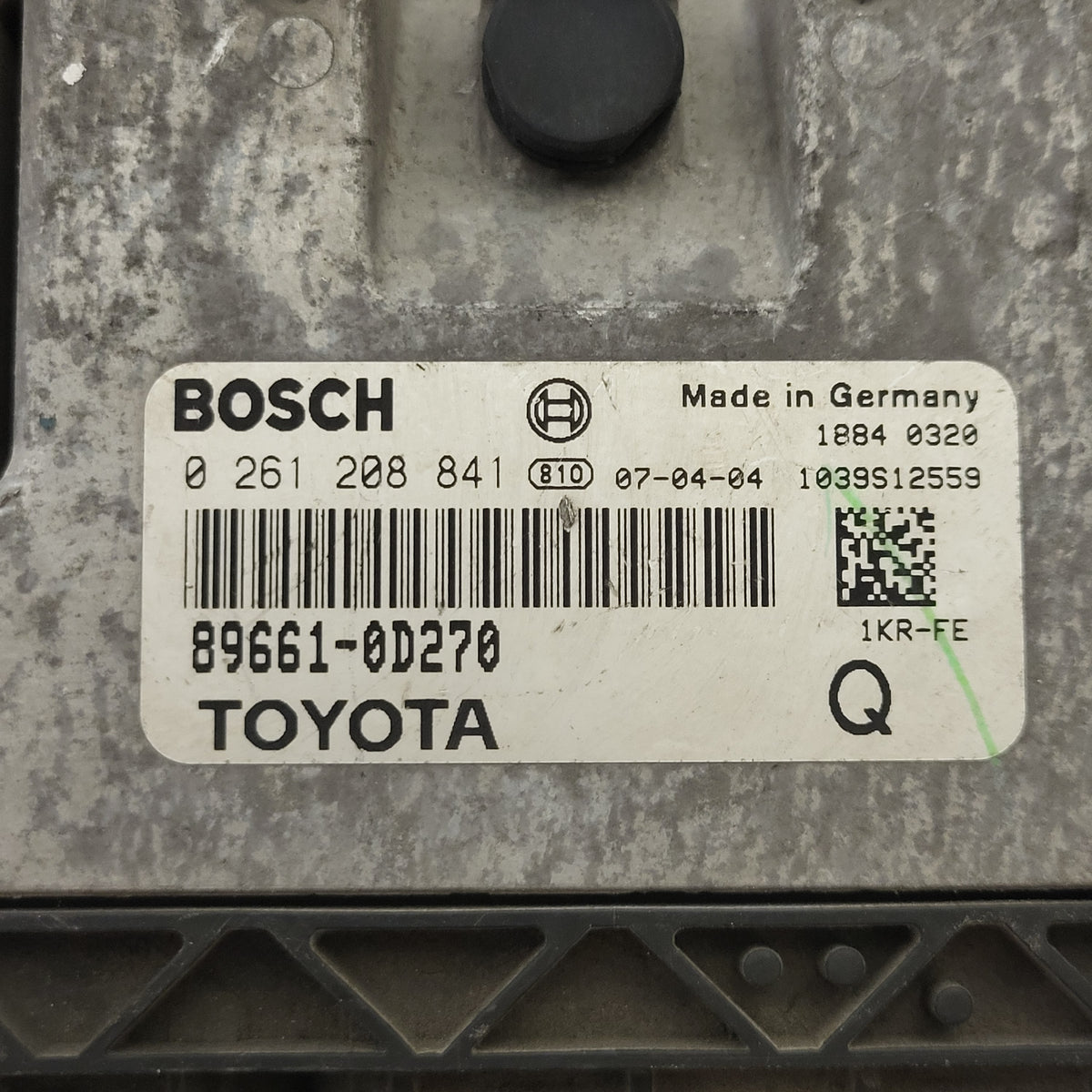 TOYOTA YARIS 1KR-FE ECU / 0261208841 / 89661-0D270 / BOSCH - D34-22 - 2