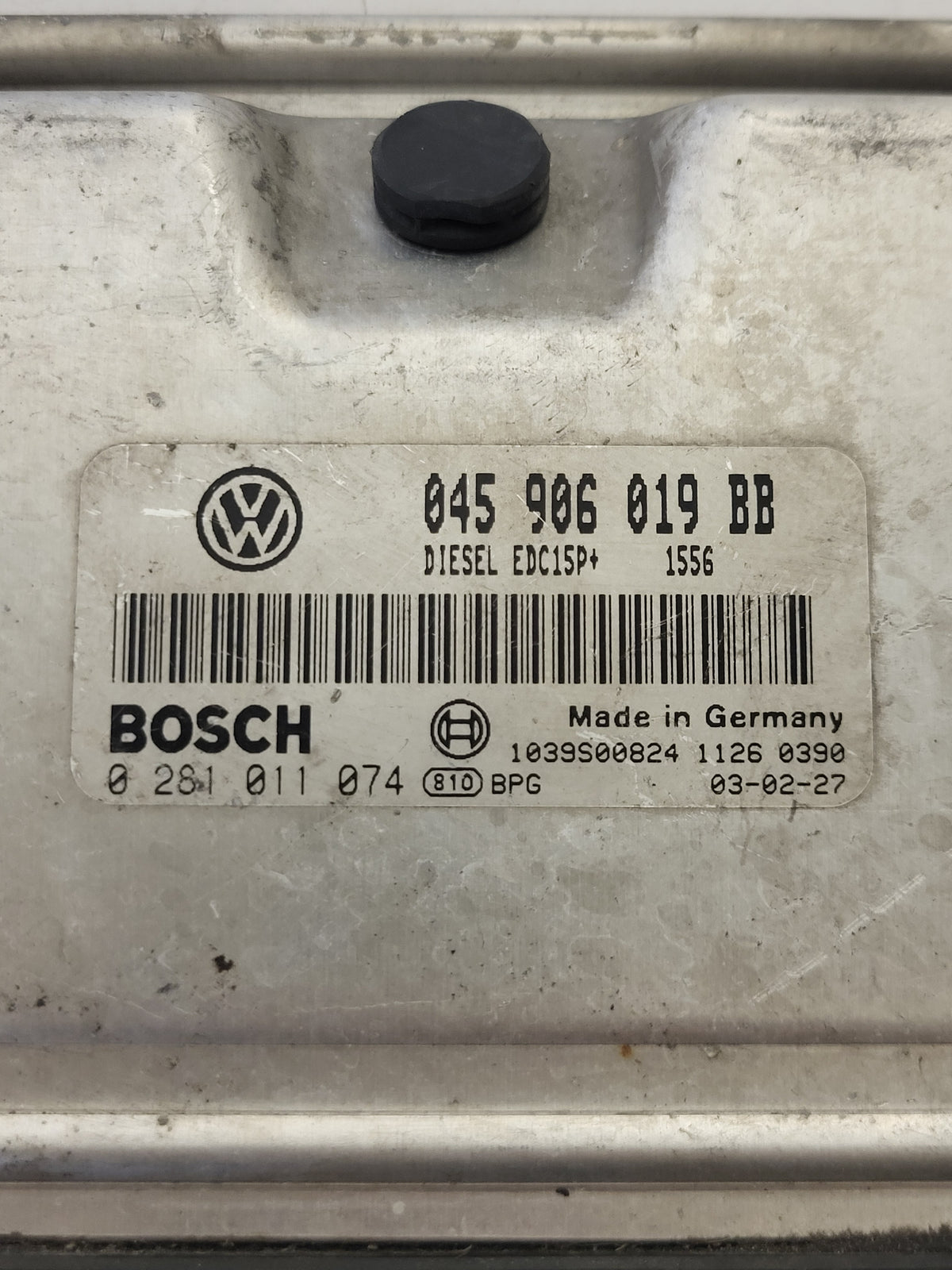 VW SEAT ECU / 045906019BB / 0281011074 / BOSCH - D36-04 - 2