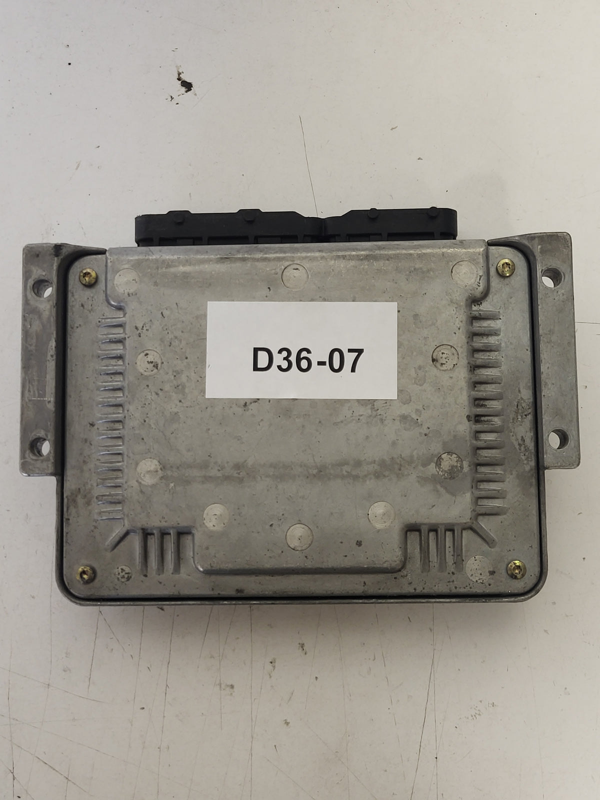 FIAT PUNTO 188 1.9 JTD ECU / 0281001955 / 46534156 / BOSCH - D36-07 - 3