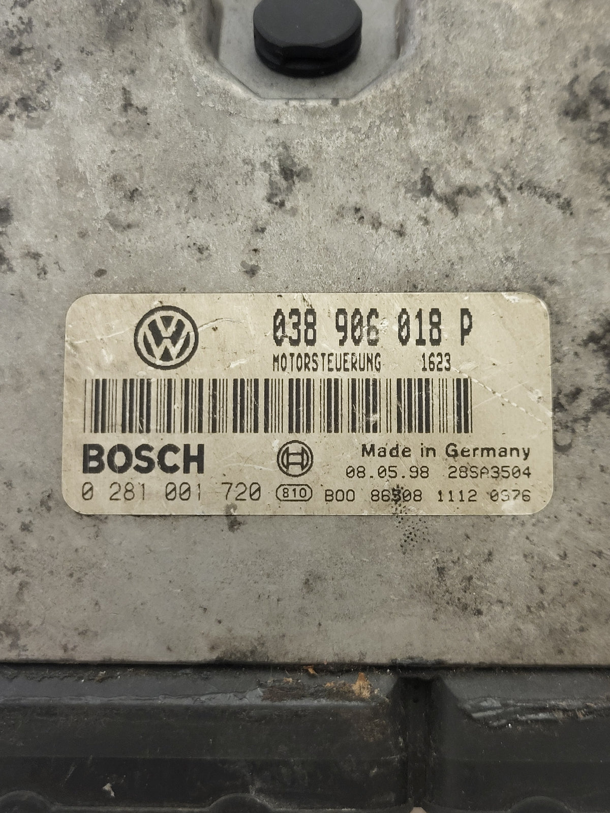 VW PASSAT B5 ECU / 038906018P / 0281001720 / 038906018 / BOSCH - D36-15 - 2