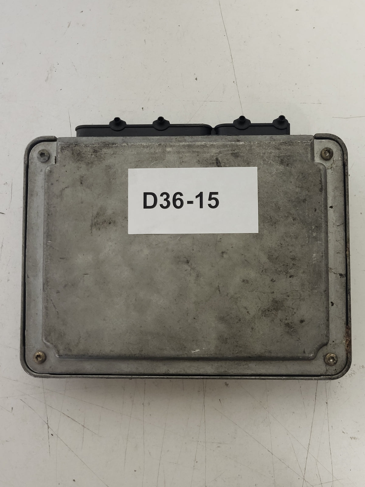 VW PASSAT B5 ECU / 038906018P / 0281001720 / 038906018 / BOSCH - D36-15 - 3