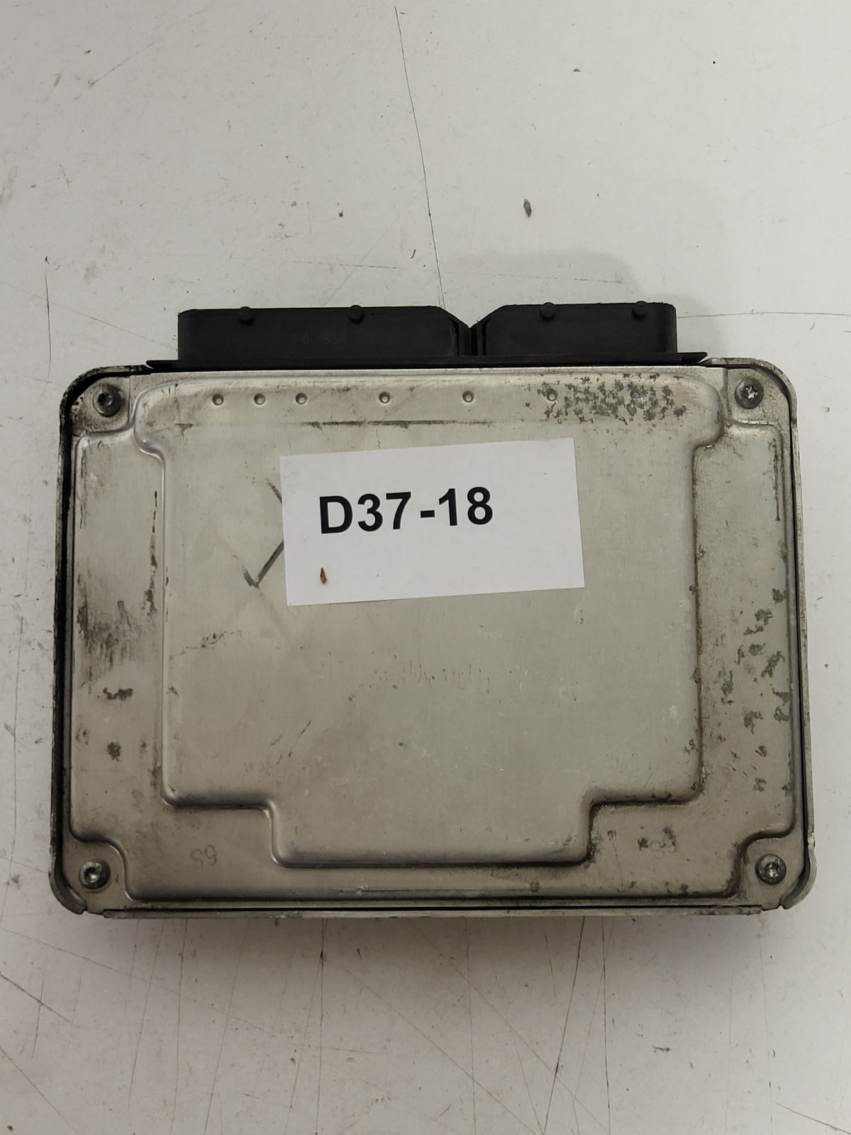 VOLKSWAGEN POLO 9N3 ECU / 045906019BP / 0281012194 / EDC15P+ / BOSCH 045906019 - D37-18 - 3