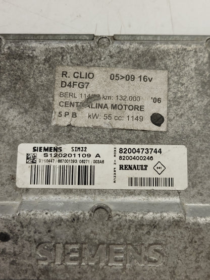 RENAULT ECU / S120201109A / SIM32 / 8200473744 / 8200400246 / SIEMENS - D37-20 - 2
