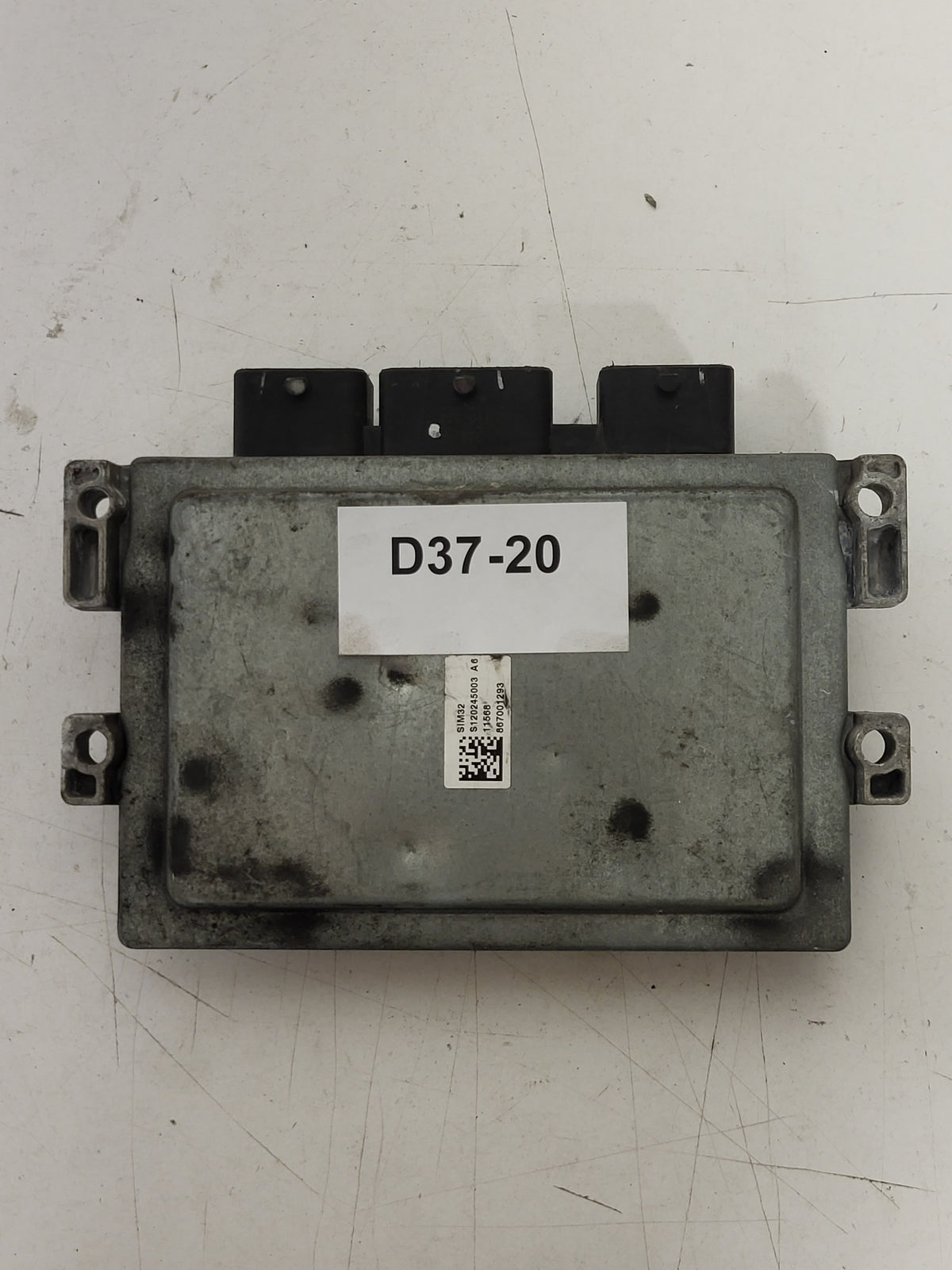 RENAULT ECU / S120201109A / SIM32 / 8200473744 / 8200400246 / SIEMENS - D37-20 - 3