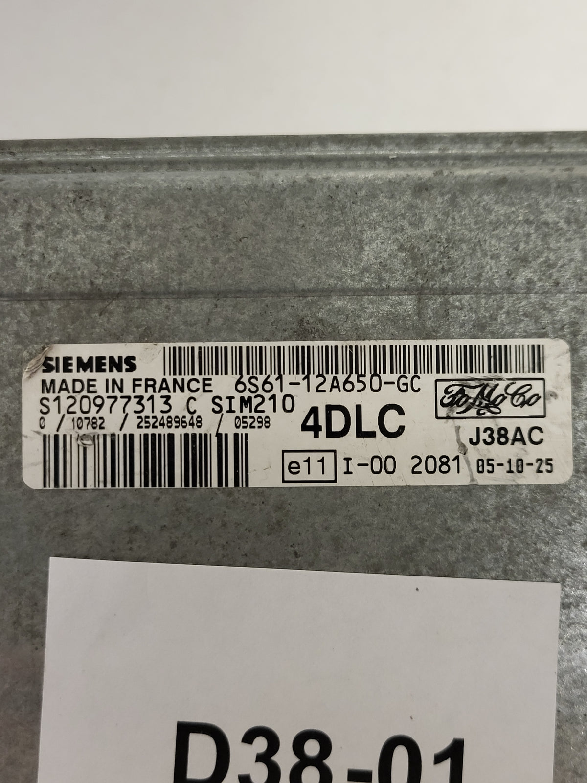 FORD FIESTA ECU / 6S61-12A650-GC / S120977313C / SIM210 / S120977313 / SIEMENS - D38-01 - 2