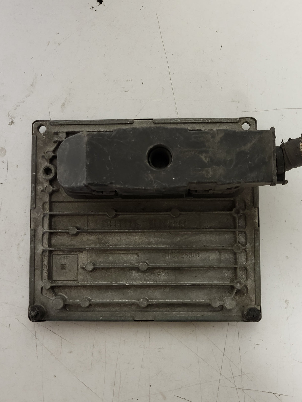 FORD FIESTA ECU / 6S61-12A650-HD / S120977316D / SIM210 / SIEMENS - D38-16 - 3