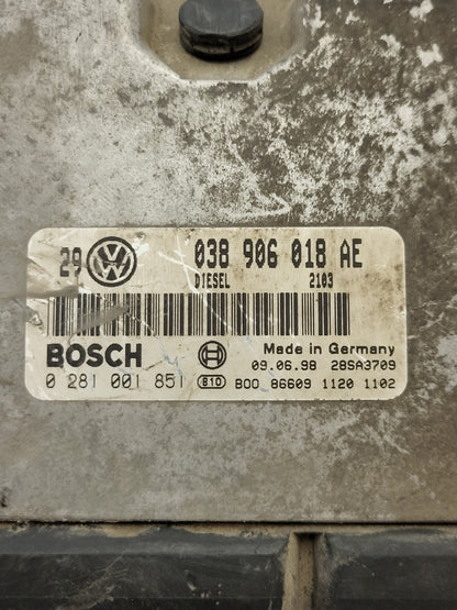 VW GOLF ECU / 038906018AE / 0281001851 / BOSCH - D38-20 - 2