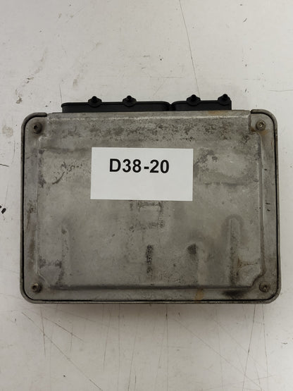 VW GOLF ECU / 038906018AE / 0281001851 / BOSCH - D38-20 - 3