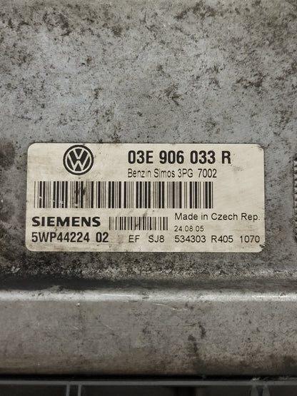 VW POLO SEAT IBIZA ECU / 03E906033R / 5WP44224 02 / 3PG 7002 / 03E906033 SIEMENS - D38-22 - 2