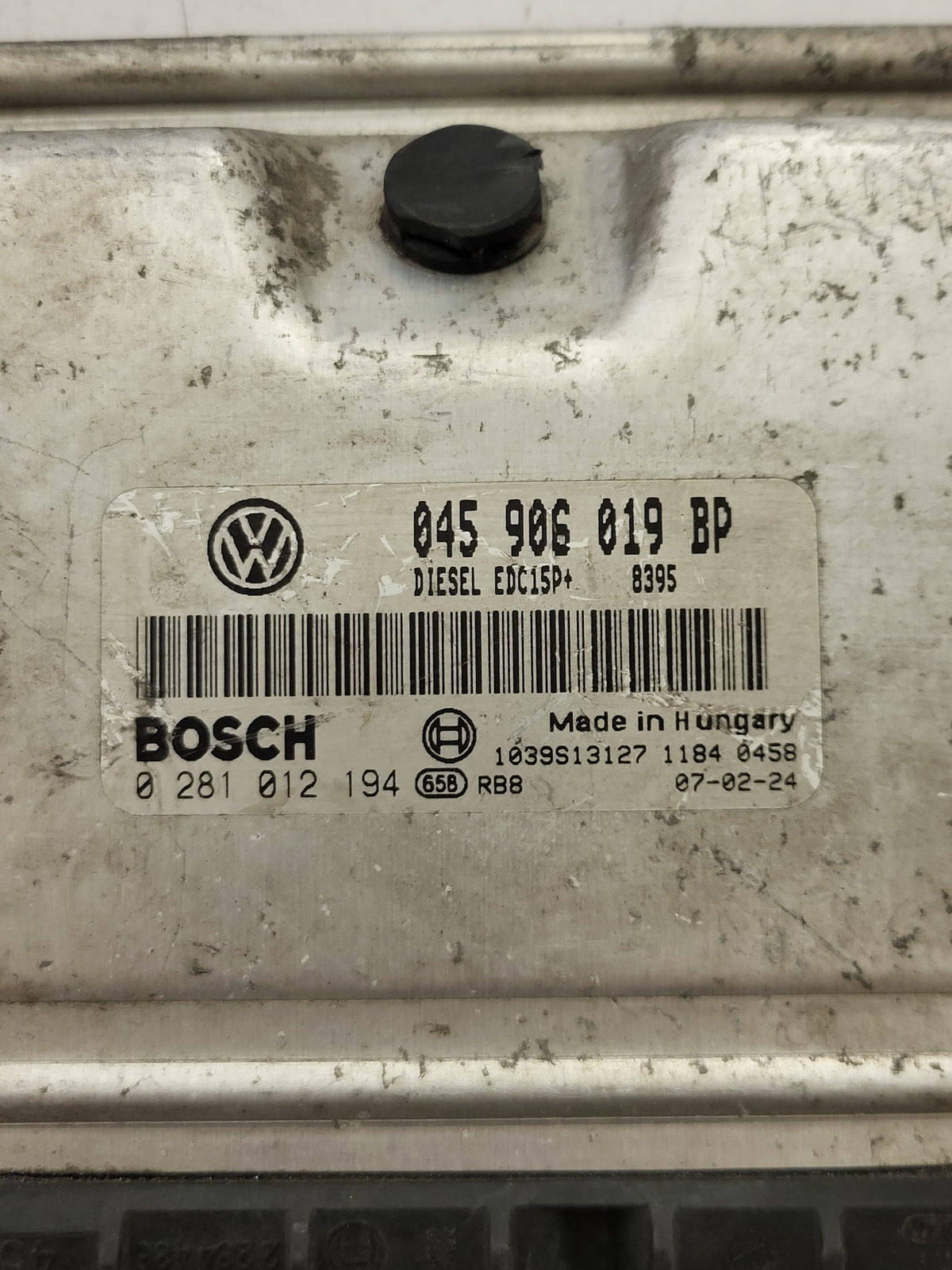 VOLKSWAGEN POLO 9N3 ECU / 045906019BP / 0281012194 / EDC15P+ / BOSCH 045906019 - D38-23 - 2