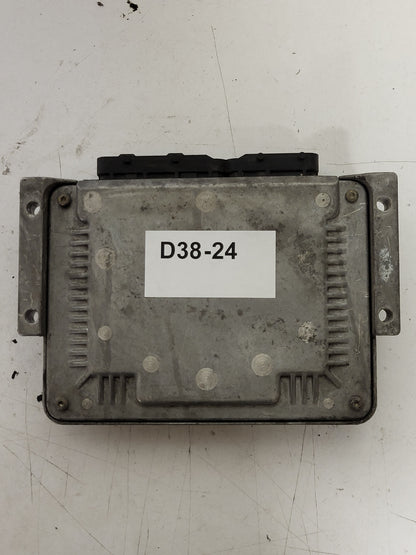 ALFA ROMEO 147 ECU / 0281010332 / 46784814 / BOSCH - D38-24 - 3