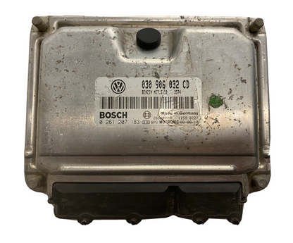 VW POLO ECU / 030906032CD / 0261207183 / ME7.5.10 / 26SA0000 / BOSCH-